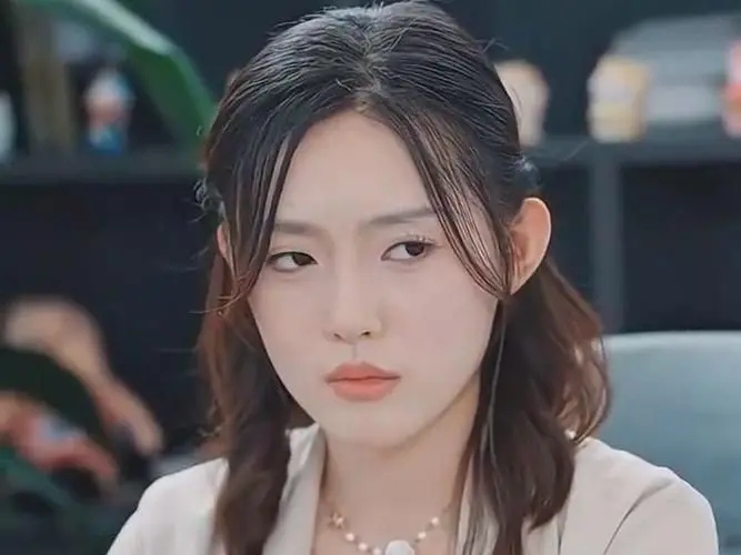 《离婚后我成全球首富的女儿》：弃妇逆袭成千金，当“便宜”的女儿遇上亿万家产，这反转剧情太上头了！